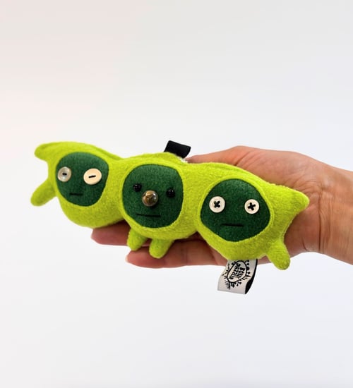 Image of Pauline, Paloma, Pepsi the peas