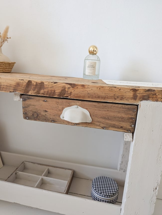 Établi taille enfant. 