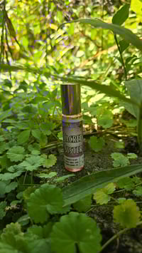 Image 1 of Sacred Sister – Aromatherapy Roller for Clarity & Feminine Healing