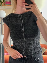 Image 2 of Liquorice top