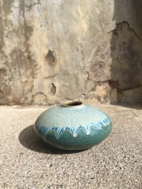 Image 1 of flying saucer vase (ocean waves)