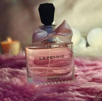 La Femme Bloom 
