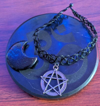 Image of 𖤐 Pentacle Charm 90's Choker