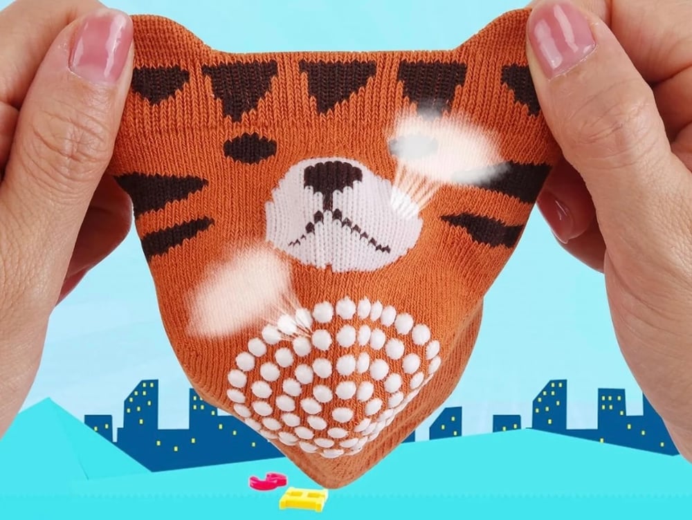 Image of 1 Pair Cartoon Knit Knee Pads – Soft & Comfy Crawling Protection for Babies (Ages 0–3 Years)