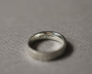 Image of 9ct white gold, 5mm, flat court, horn textured ring