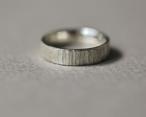 Image of 9ct white gold, 5mm, flat court, horn textured ring