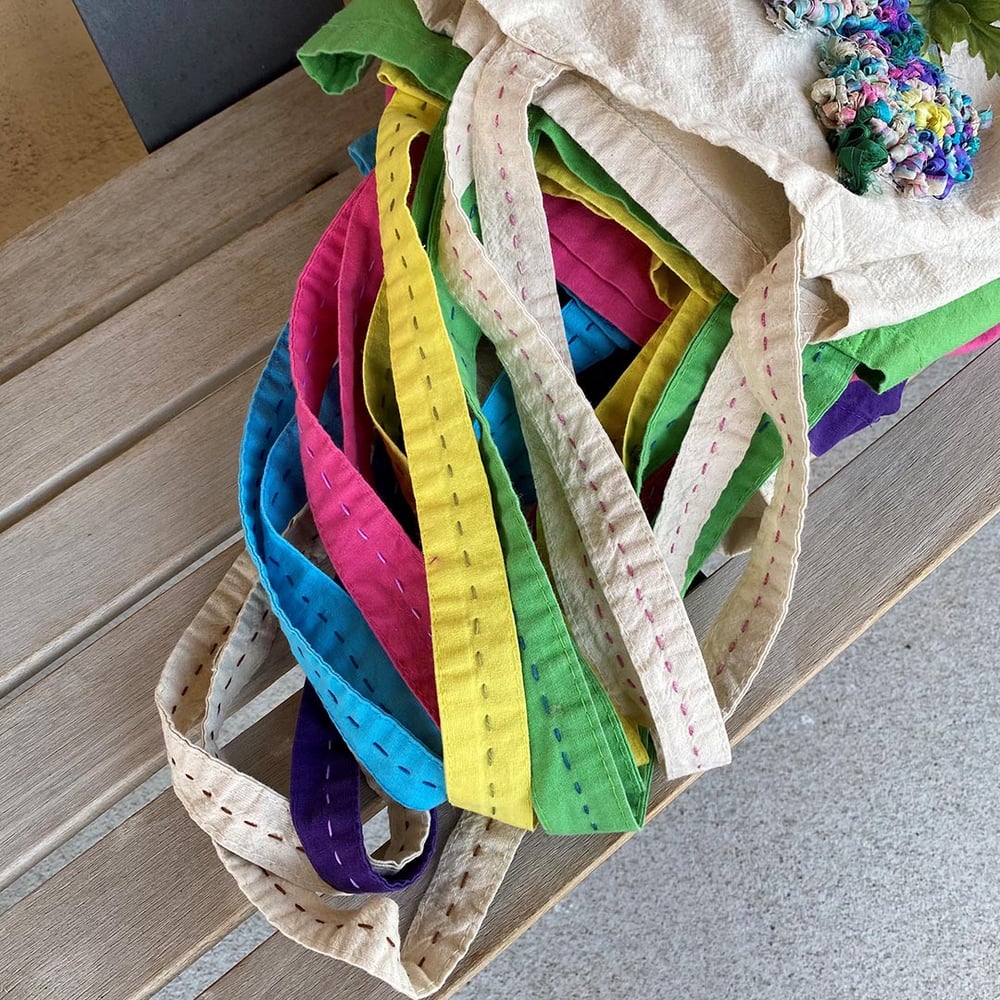 Image of Posies in Ceramic Pot Tote Bag