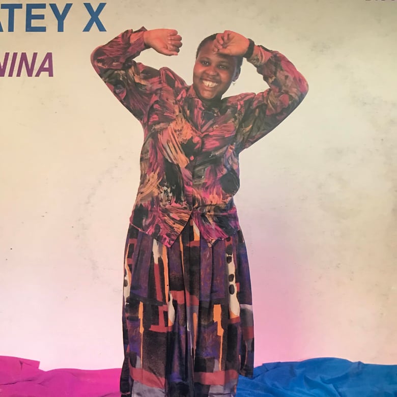 Image of Katey X - Menina