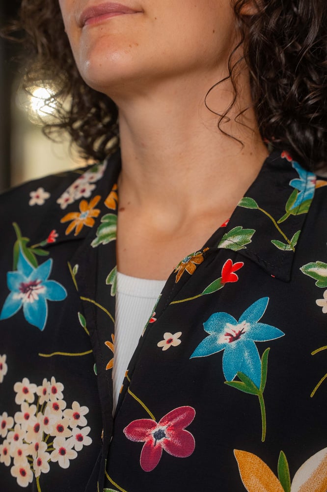 Image of Camicia fiori black