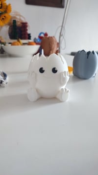 Image 1 of 🥚🌱 Crack Into Cuteness with Our Adorable Egg Planter! 🌱🥚