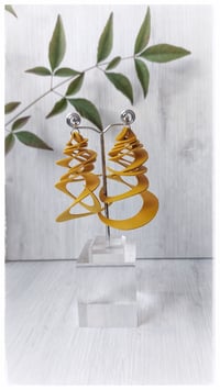 Image 4 of Orecchini artigianali in pelle CURLS  - Giallo Caldo