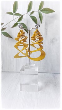 Image 1 of Orecchini artigianali in pelle CURLS  - Giallo Caldo