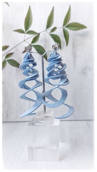 Image 1 of Orecchini artigianali in pelle CURLS  - Ceruleo