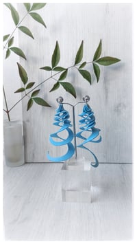 Image 3 of Orecchini artigianali in pelle CURLS  - Azzurro