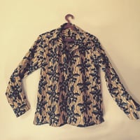 Image 5 of CHEMISE droite ou cintrée