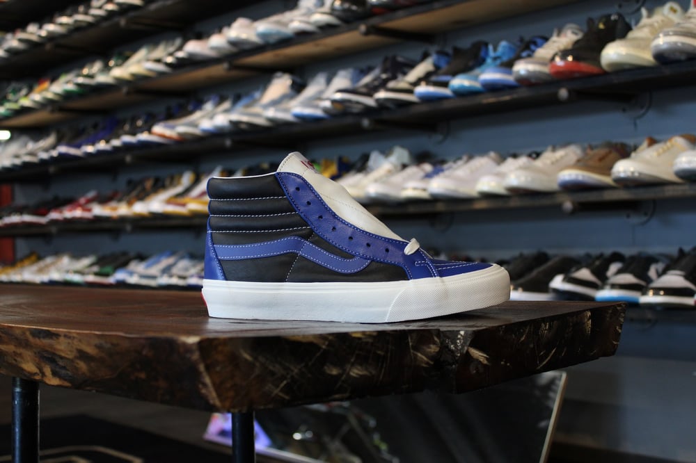 VANS SK8-HI VLT LX "TRUE BLUE/BLACK"