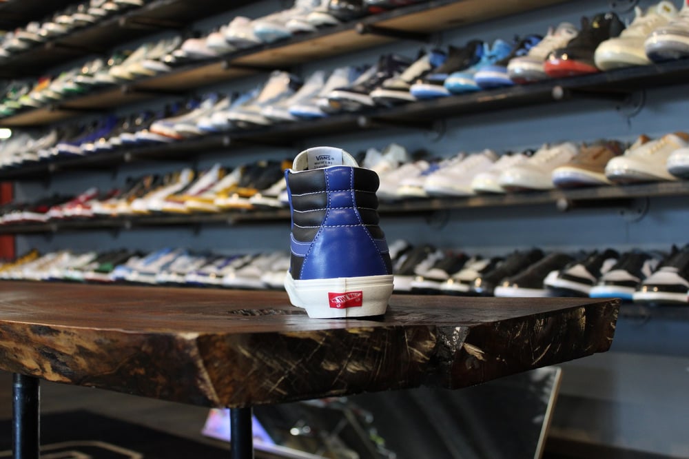 VANS SK8-HI VLT LX "TRUE BLUE/BLACK"