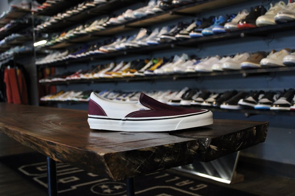 VANS CLASSIC SLIP-ON 98 DX "BURGUNDY/WHITE"