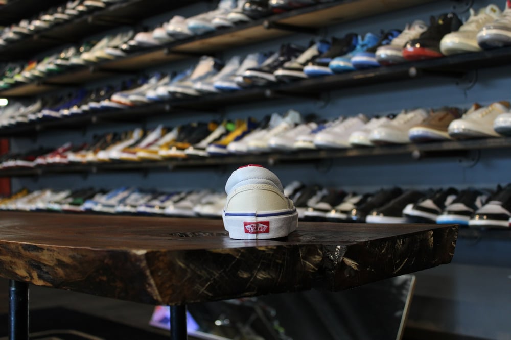 VANS CLASSIC SLIP-ON "INSIDE OUT"