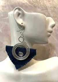 Image 2 of Yolanda (Reversible)