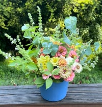 Medium Scalloped Vase/Planter Floral Arrangement