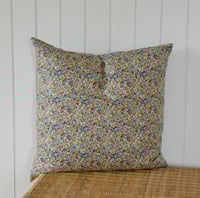 Image 1 of Copy of Housse de coussin fleuri bleu, vert et rouge