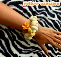 Image 3 of Yellow Camaieu | Pompom ☆ Scrunchie