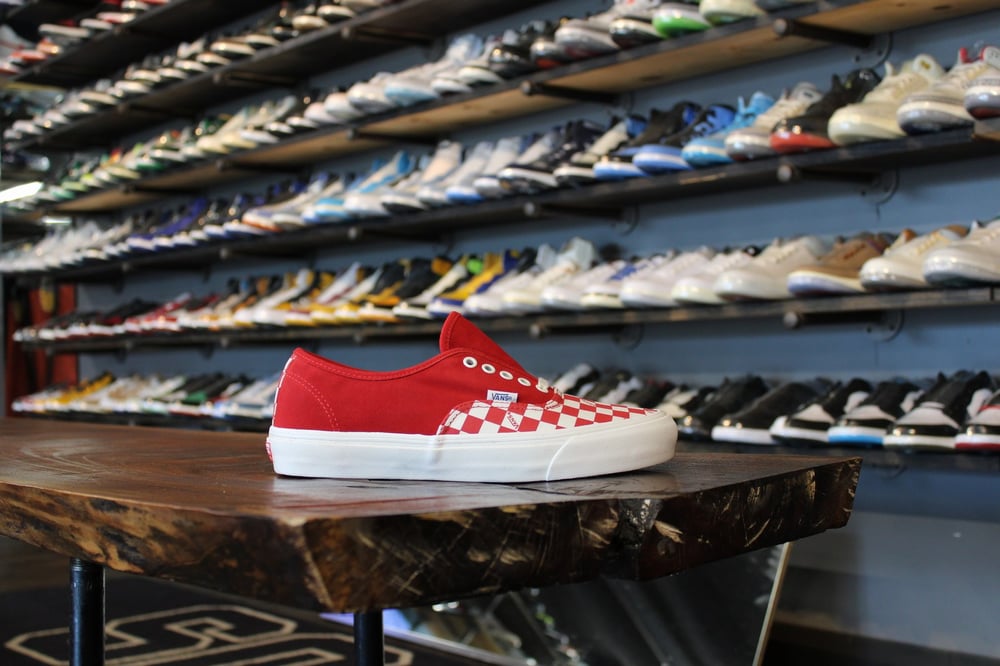 VANS OG AUTHENTIC LX "RED/CHECKERBOARD"