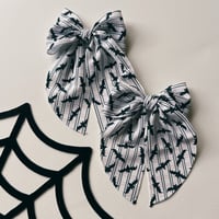 Tossed Bats Bow