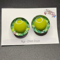 Nyx - 25mm Green Center Pupil