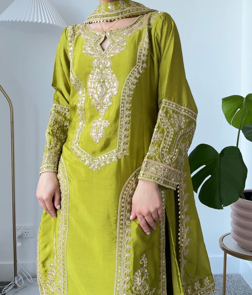 Image of Parrot colour three piece set 