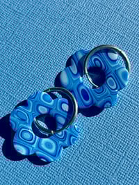 Image 3 of 70s Retro Ripple Hoops