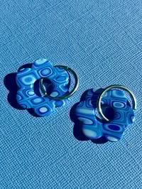 Image 4 of 70s Retro Ripple Hoops