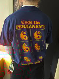 Image 3 of T-shirt orange on navy