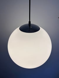 Image 4 of LÁMPARA GLOBO OPALINO XXL, AÑOS 70