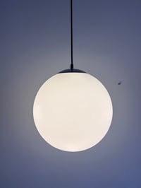 Image 9 of LÁMPARA GLOBO OPALINO XXL, AÑOS 70