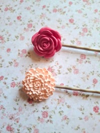 Image 3 of Fucsia flowers bobby pins set of 4