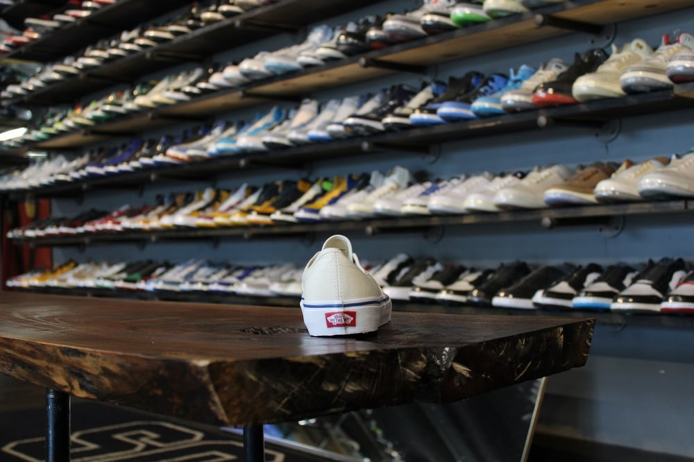 VANS AUTHENTIC "WHITE"