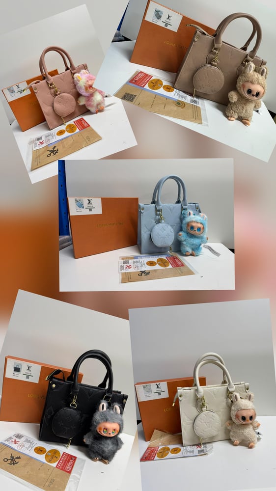 Image of Luise  Vutton Bag+Matching Labubu(Original (1:1)