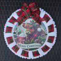 Highland cow yarn wreath, tartan door wreath, tartan wall wreath