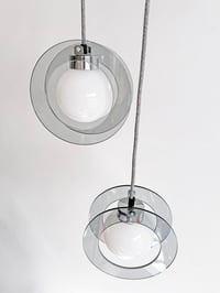 Image 5 of //VENDIDAS//  LÁMPARAS VINTAGE CON AROS DE VIDRIO, AÑOS 70