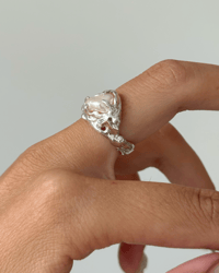 Image of GROTESQUE–04