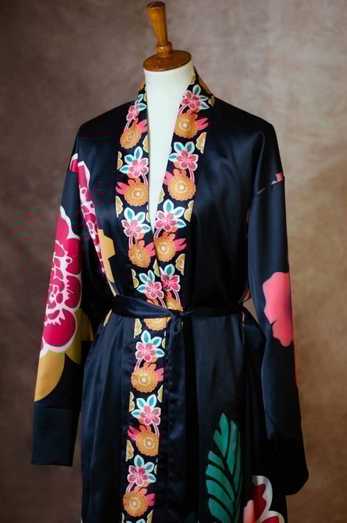 Image of Fleur Luxe Misa Hylton Belted Kimono 