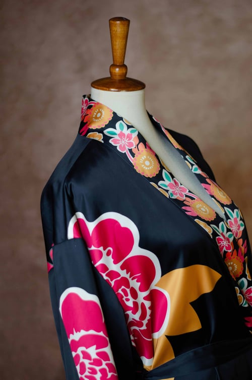 Image of Fleur Luxe Misa Hylton Belted Kimono 