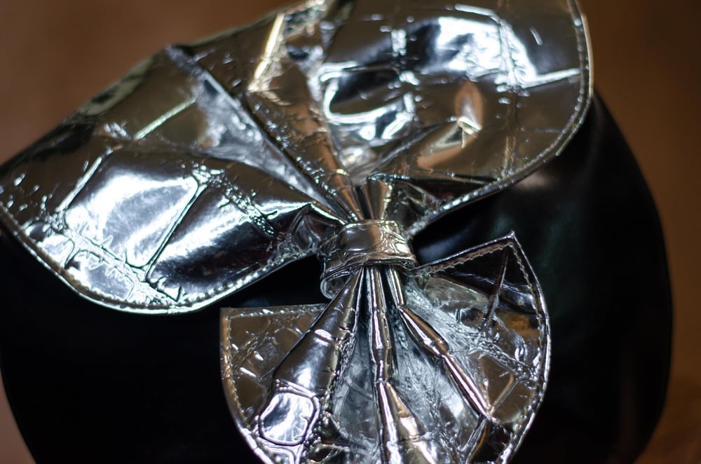 Image of Vintage Desnuda Decorative Silver Flap Purse