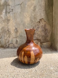 Image 1 of vase (drippy)