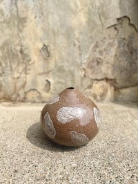 Image 1 of bud vase (oysters)