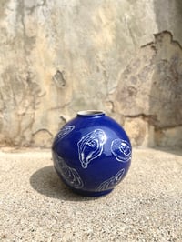 Image 3 of moon jar (blue oysters)