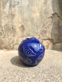 Image 1 of moon jar (blue oysters)