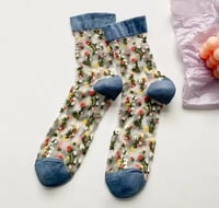 Image 6 of Queens of Florals